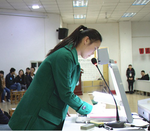 什么转动听四字成语_四字成语什么百万(2)