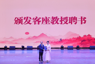 重人科·笃行讲坛｜行走的声音传薪火，青春的喉舌唱山河！龚琳娜做客我校畅谈民歌中国