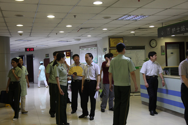 包含武警總醫院全天在門口隨時聯系的詞條